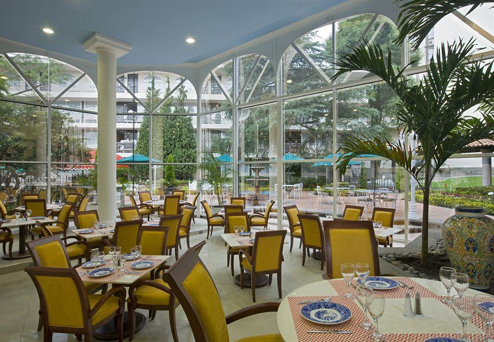 Krystal Satelite Maria Barbara Hotel Tlalnepantla  Restaurante foto